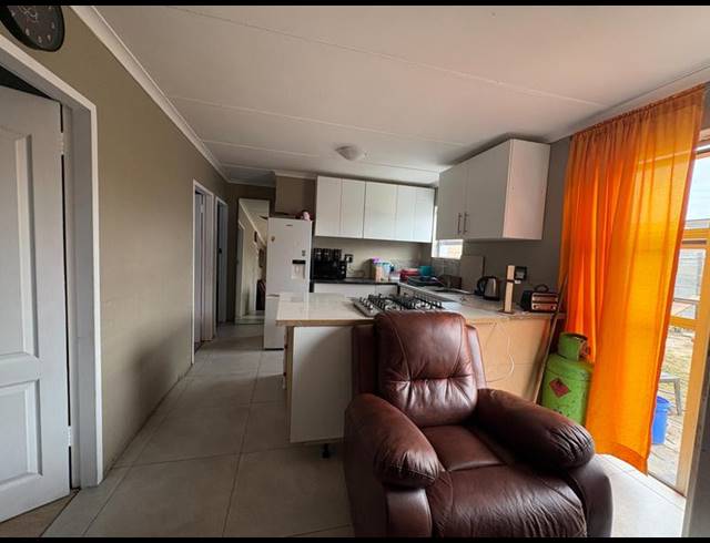 3 BEDROOM HOUSE FOR SALE IN ROCKLANDS